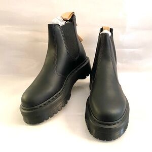 NIB Dr. Martens Vegan 2976 Felix Platform Chelsea Boots